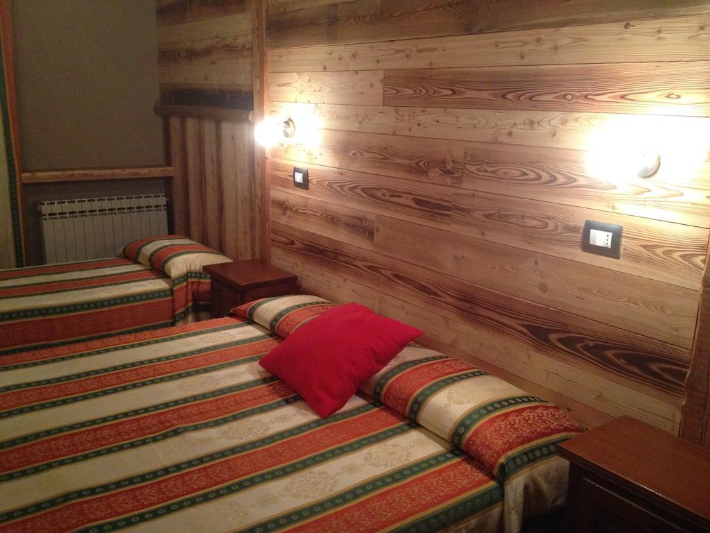 Hotel Trois Etoiles เอนตรักเกว ภายนอก รูปภาพ