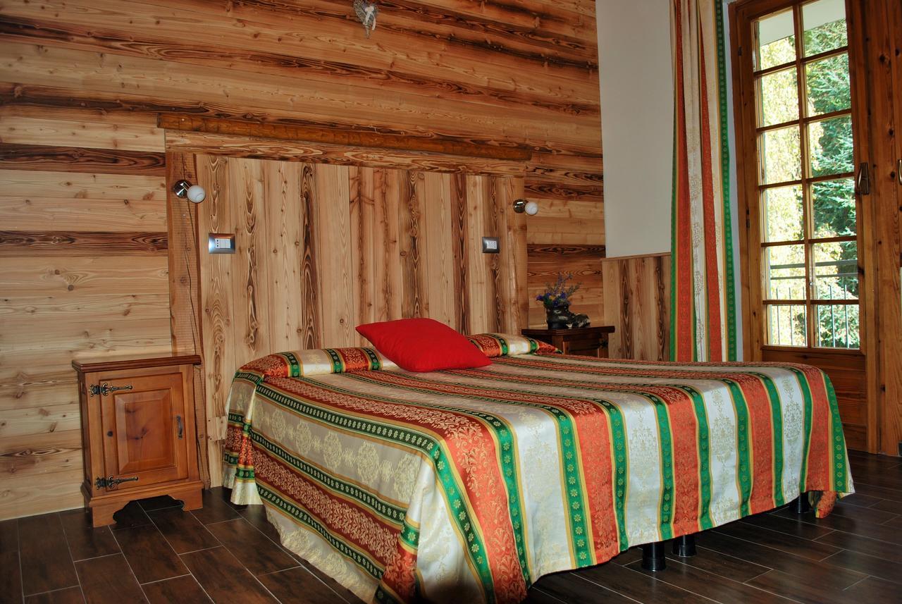 Hotel Trois Etoiles เอนตรักเกว ภายนอก รูปภาพ