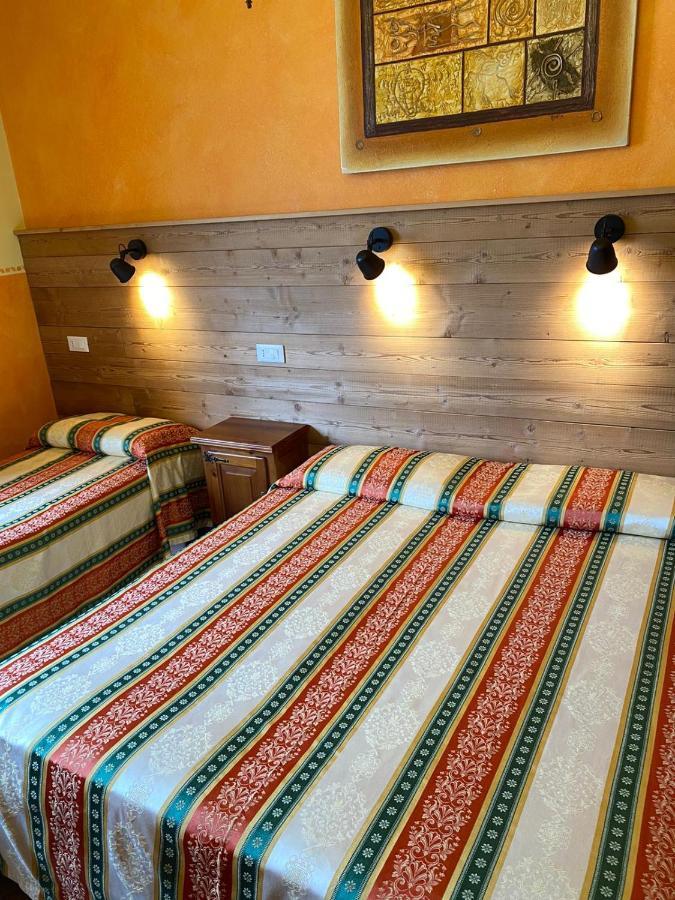 Hotel Trois Etoiles เอนตรักเกว ภายนอก รูปภาพ
